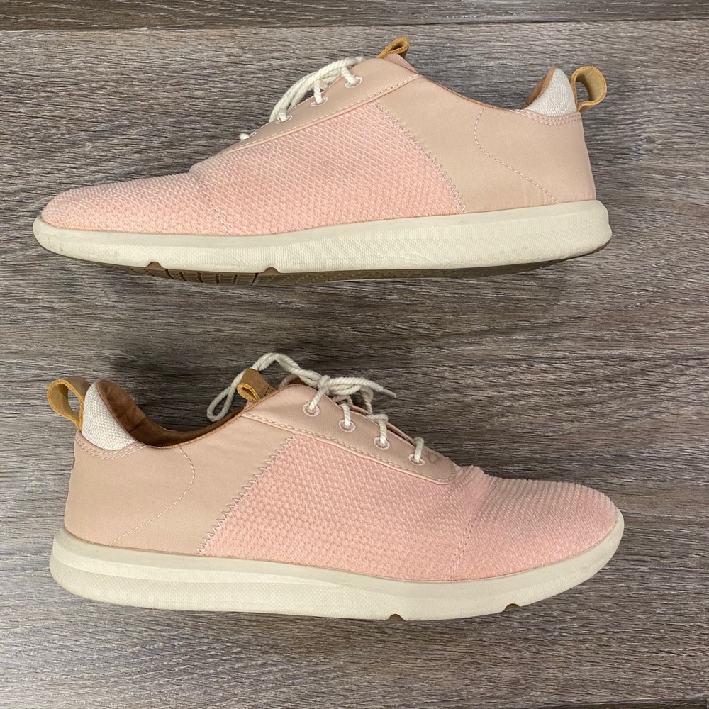 Toms Cabrillo sneakers size 8M